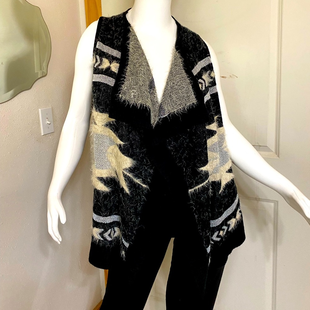 BCBGMaxAzria open front sweater vest